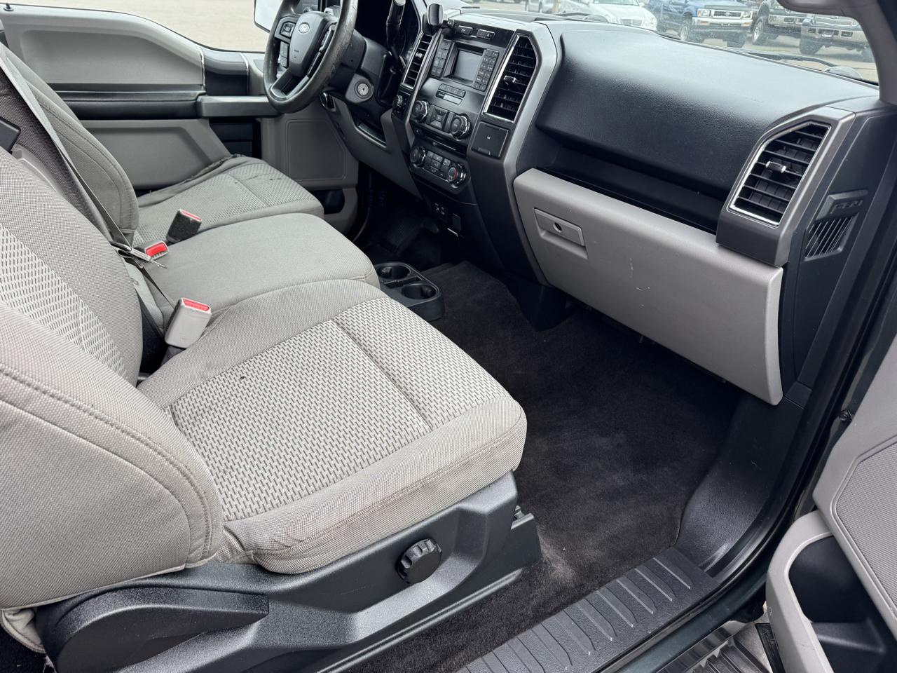 Ford F-150 XLT SuperCrew 4WD 2015