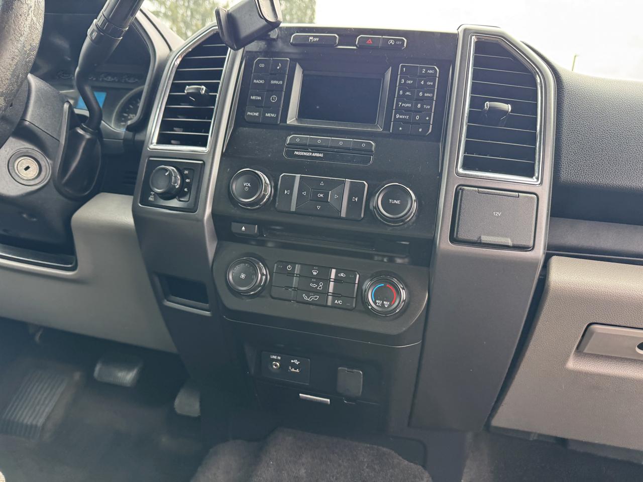 Ford F-150 XLT SuperCrew 4WD 2015