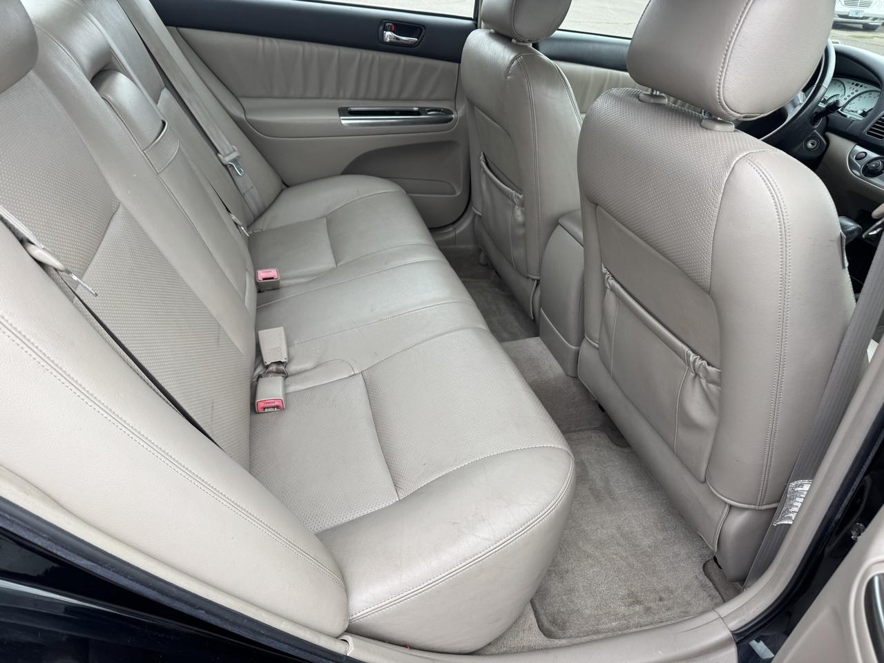 Toyota Camry SE V6 2004