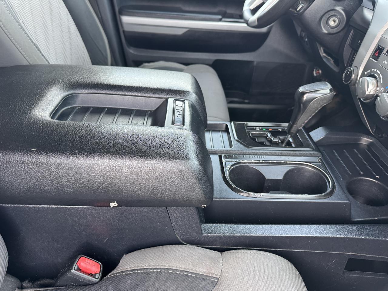 Toyota Tundra SR5 5.7L V8 CrewMax 4WD 2017