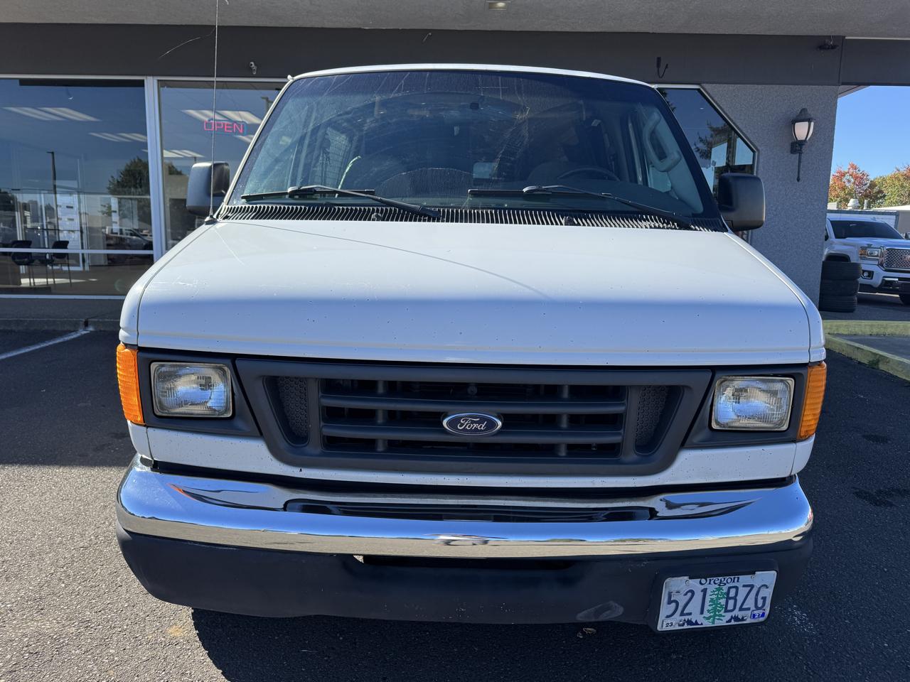 Ford Econoline E-250 2005
