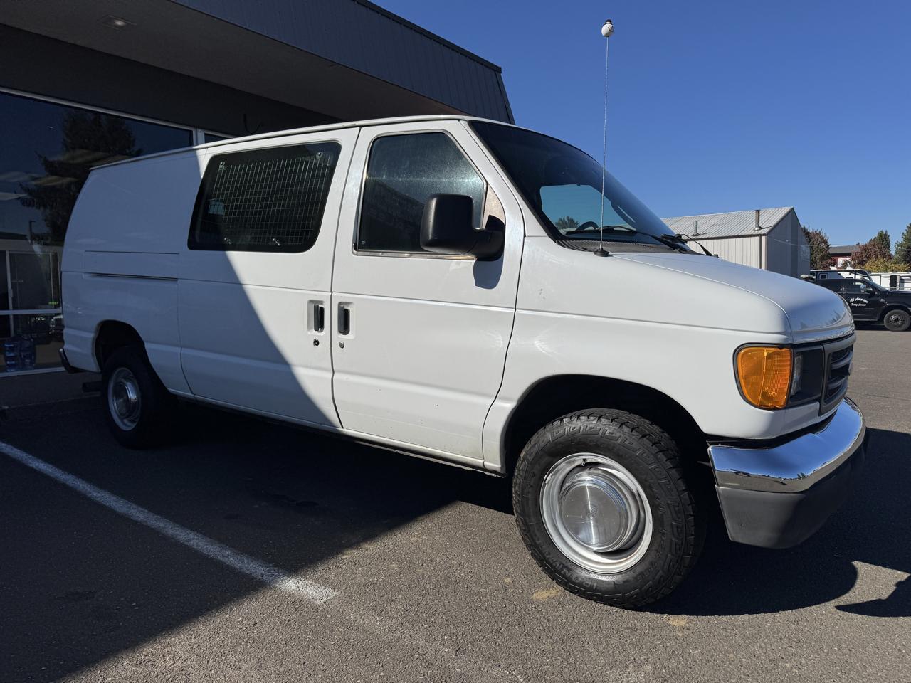 Ford Econoline E-250 2005