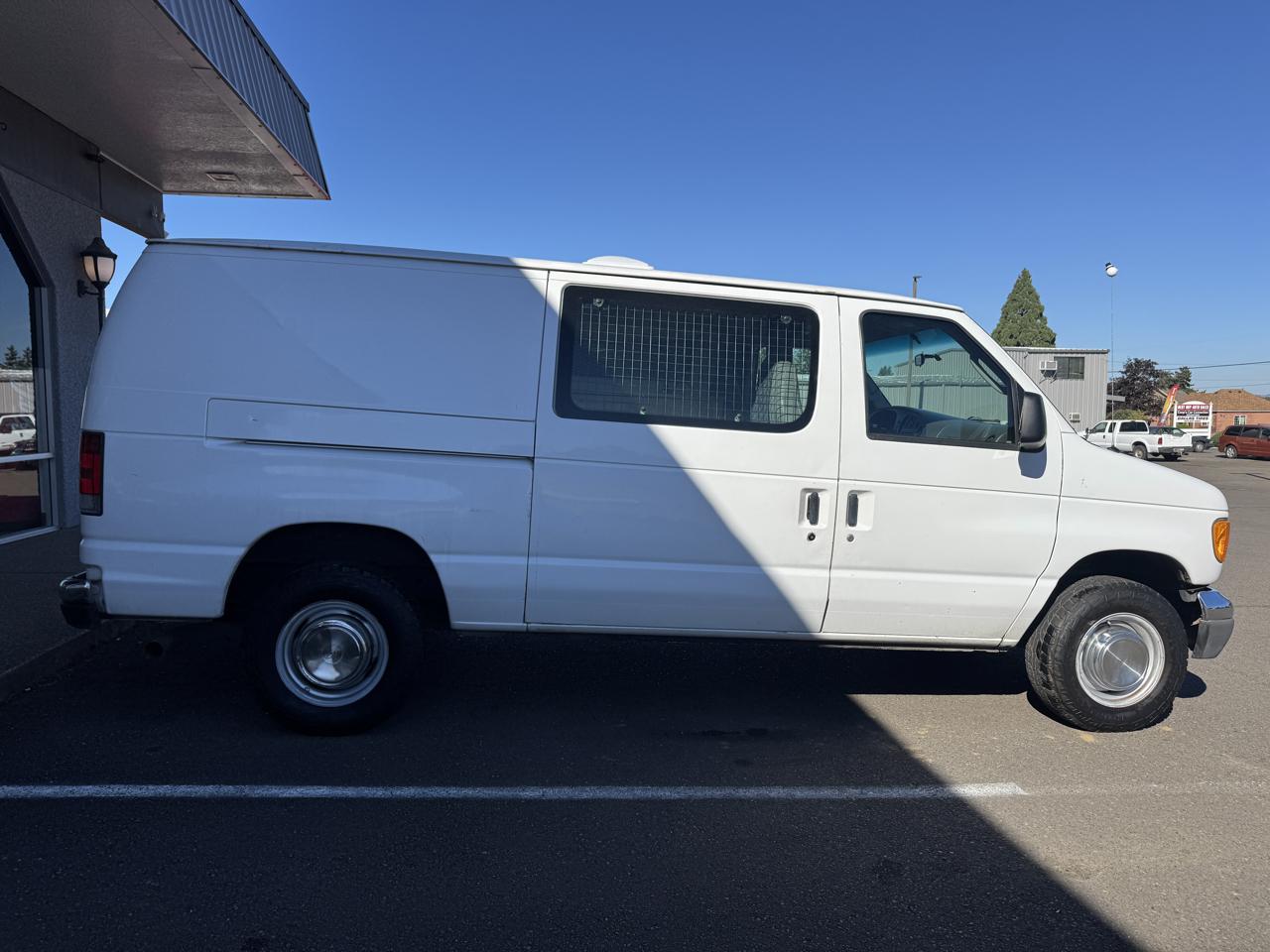 Ford Econoline E-250 2005