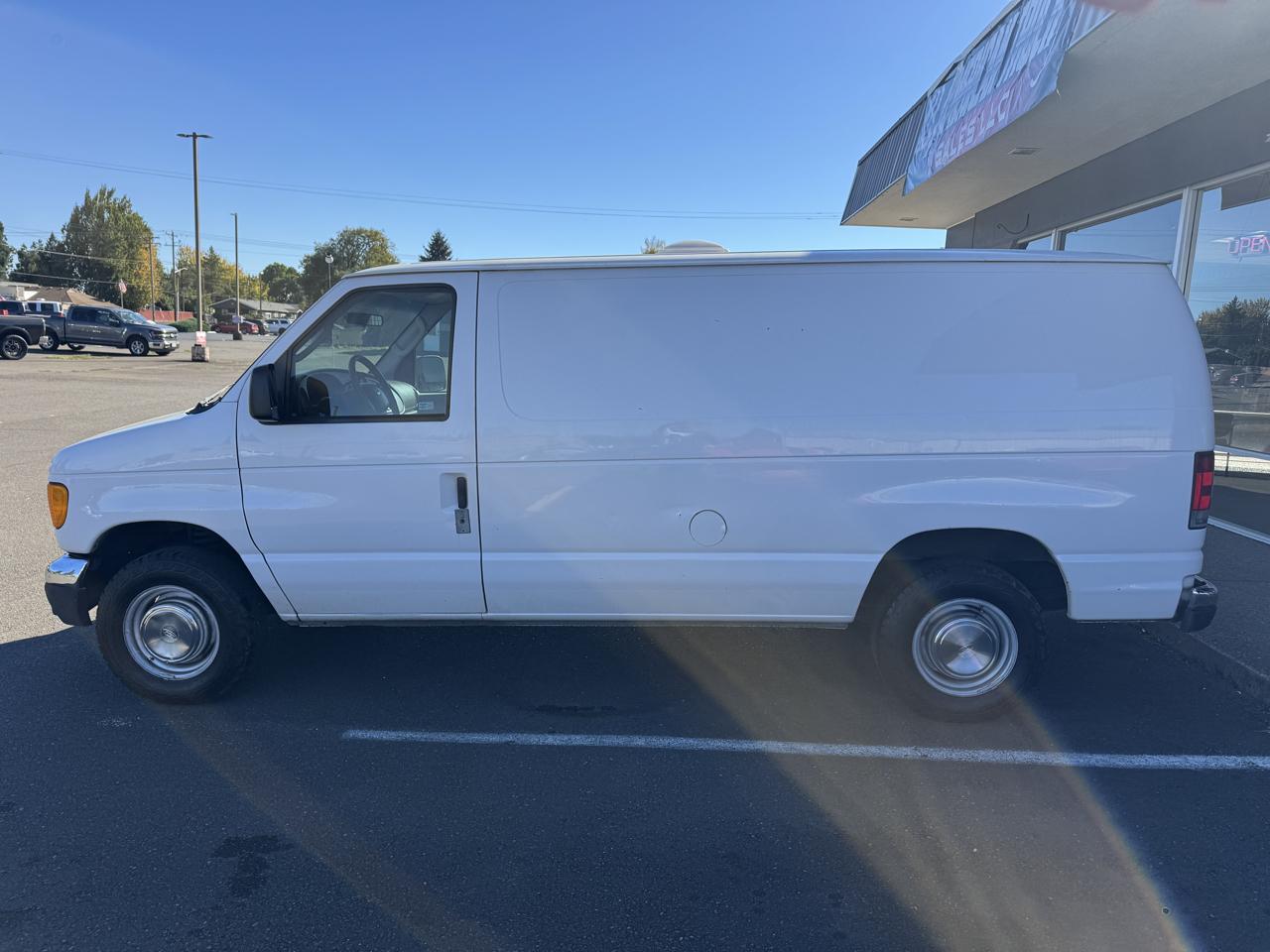 Ford Econoline E-250 2005