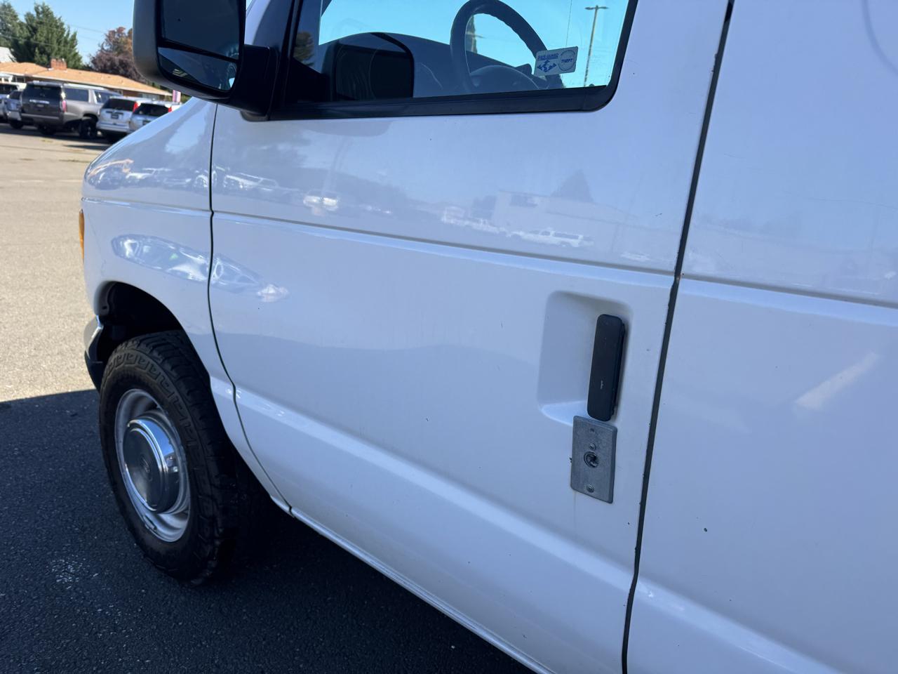 Ford Econoline E-250 2005