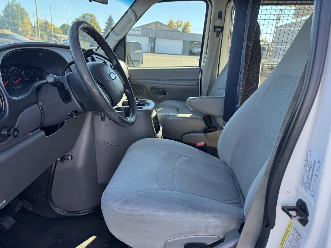 Ford Econoline E-250 2005