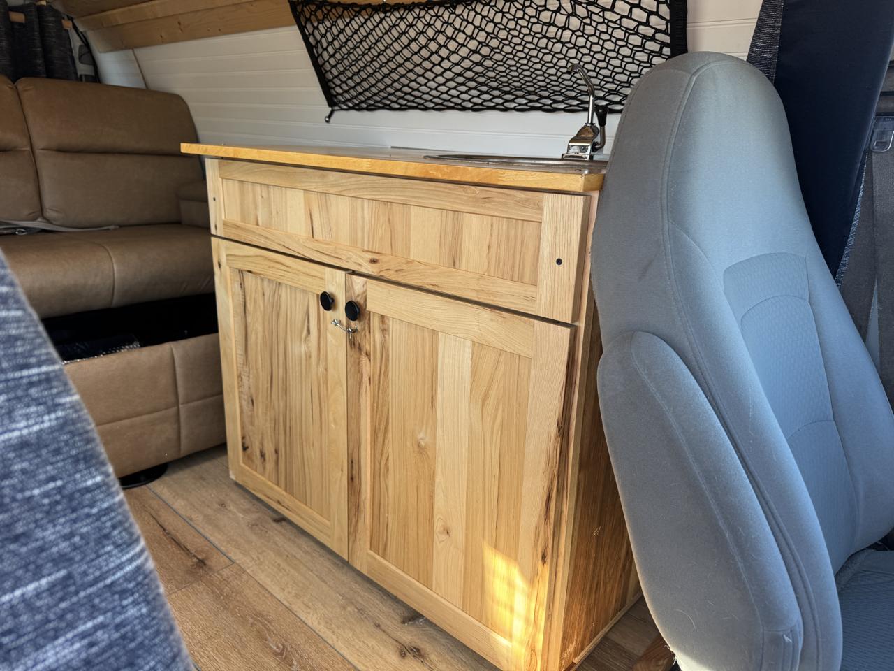 Ford Econoline E-250 2005