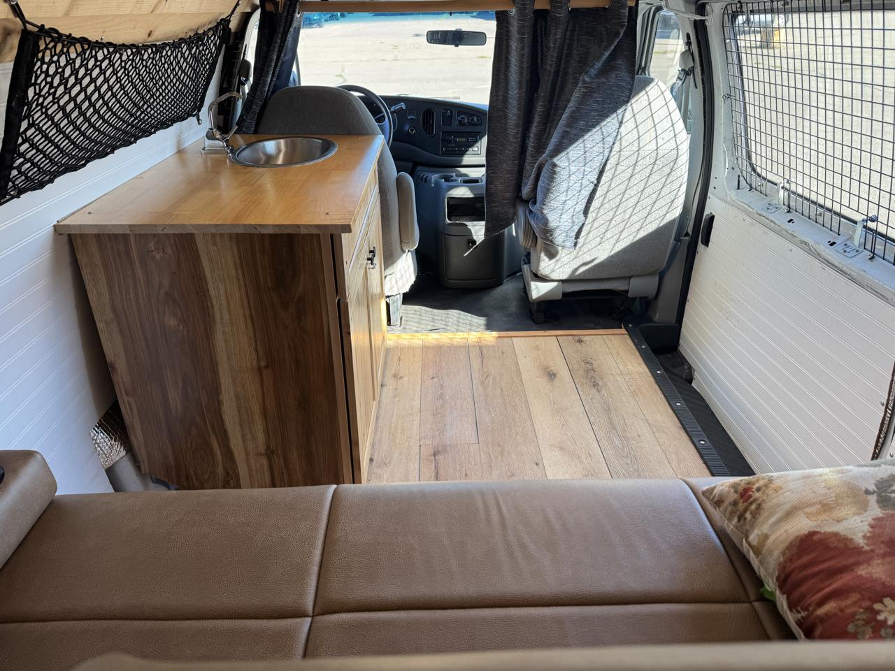 Ford Econoline E-250 2005