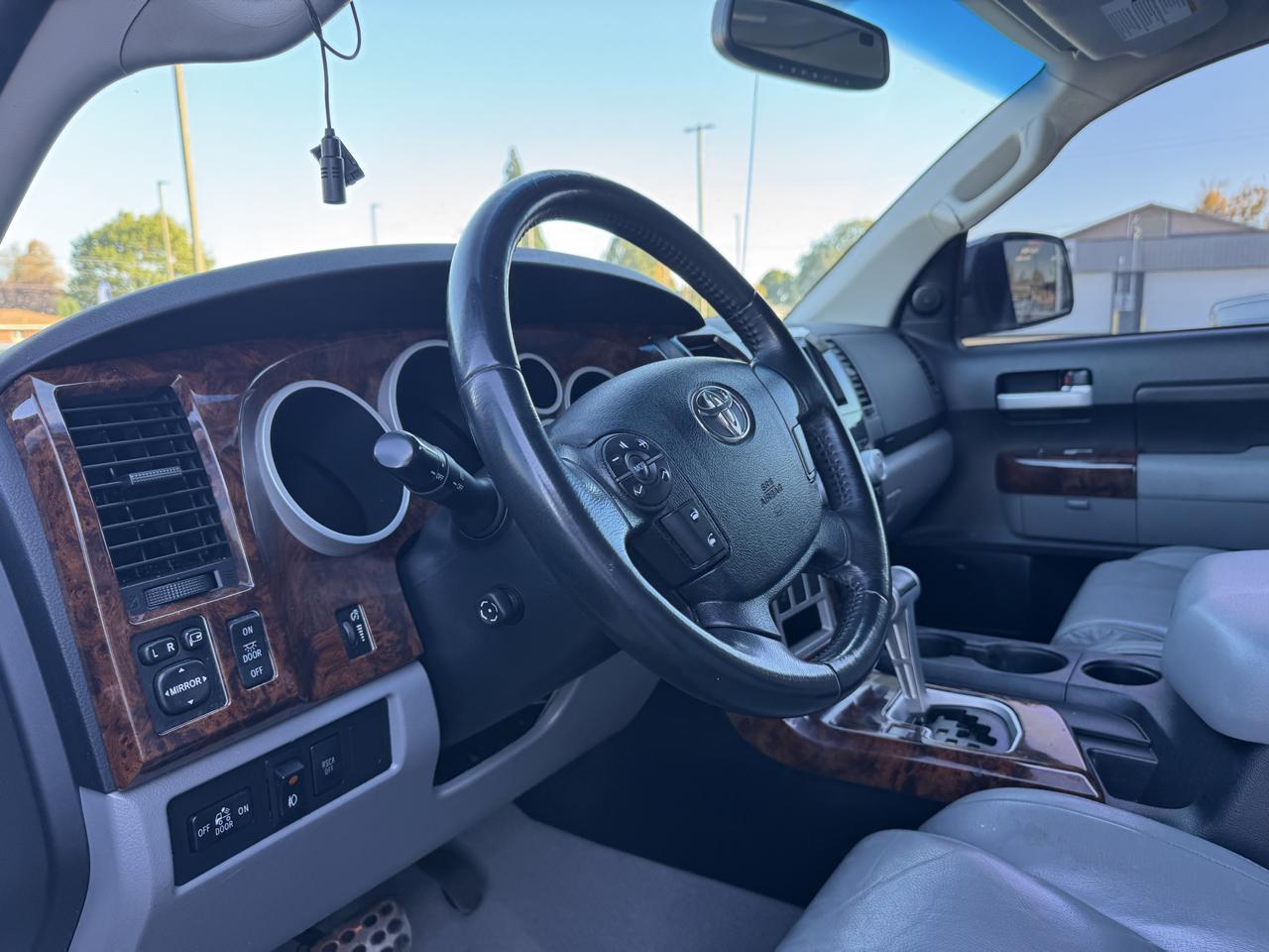 Toyota Tundra Limited CrewMax 5.7L 4WD 2008