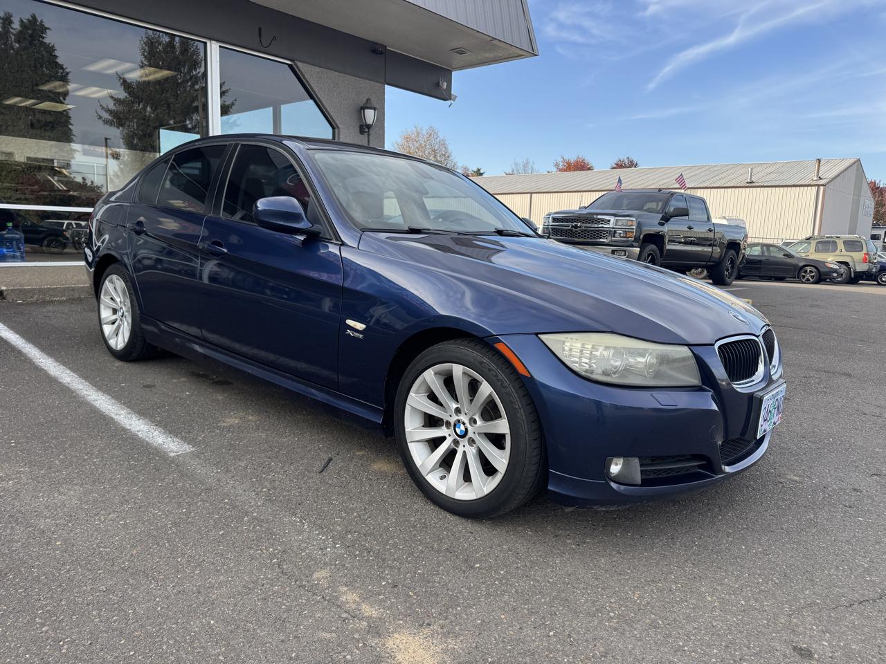 BMW 3-Series 328i xDrive 2011