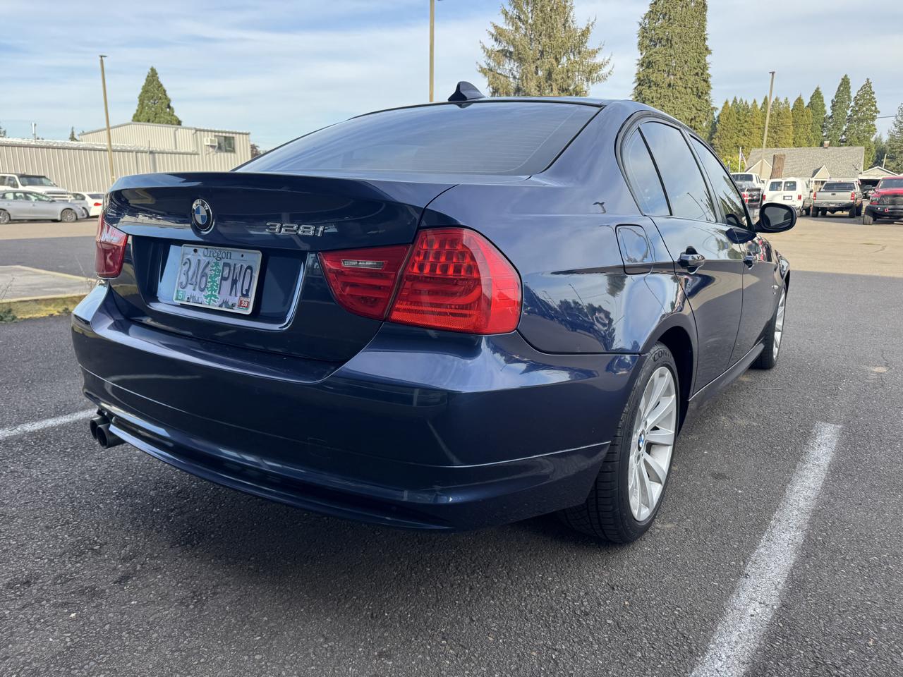 BMW 3-Series 328i xDrive 2011