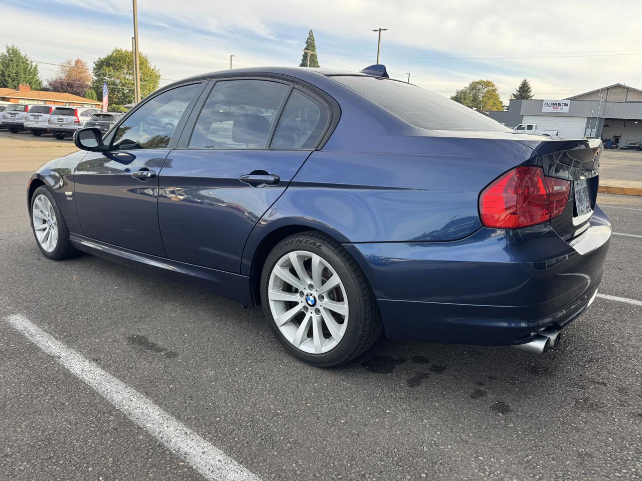 BMW 3-Series 328i xDrive 2011