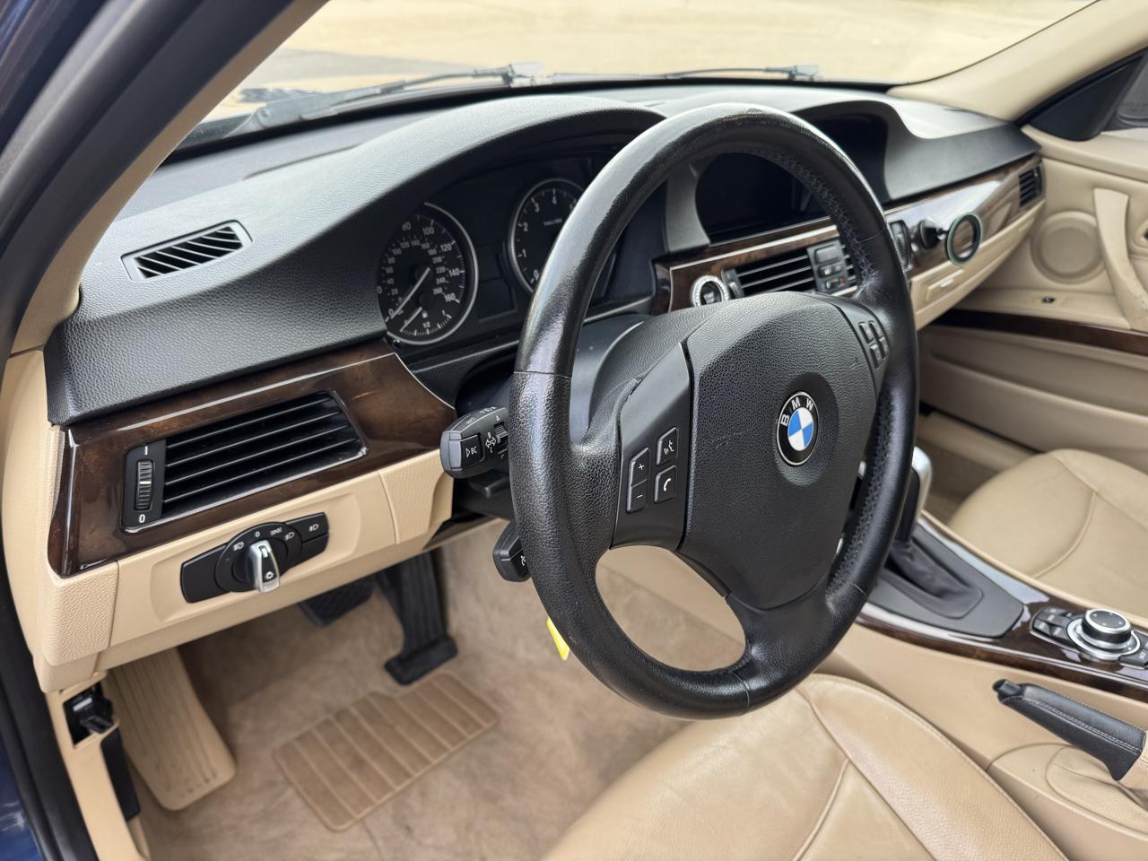 BMW 3-Series 328i xDrive 2011