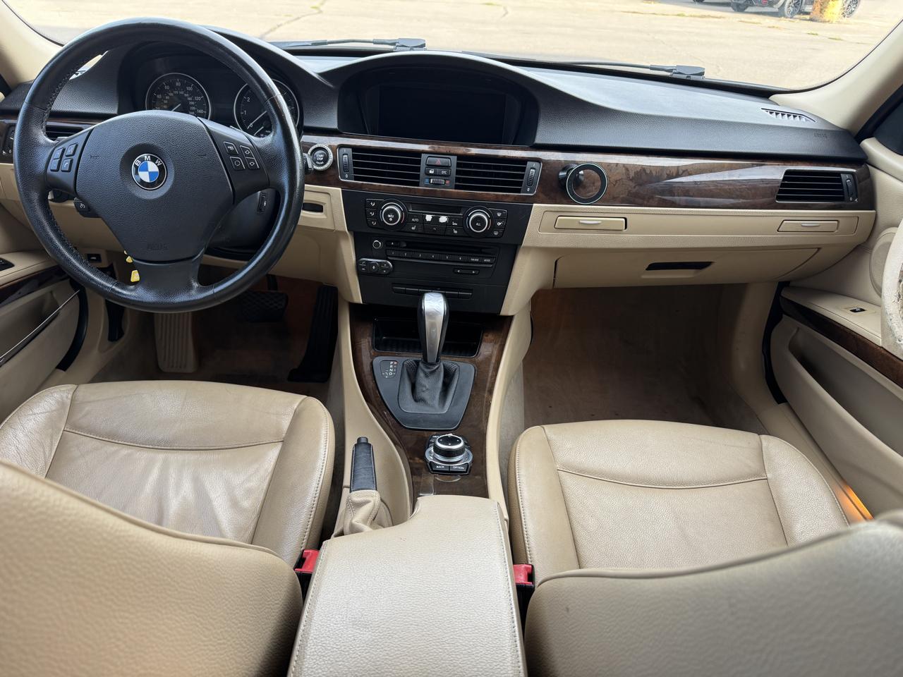 BMW 3-Series 328i xDrive 2011