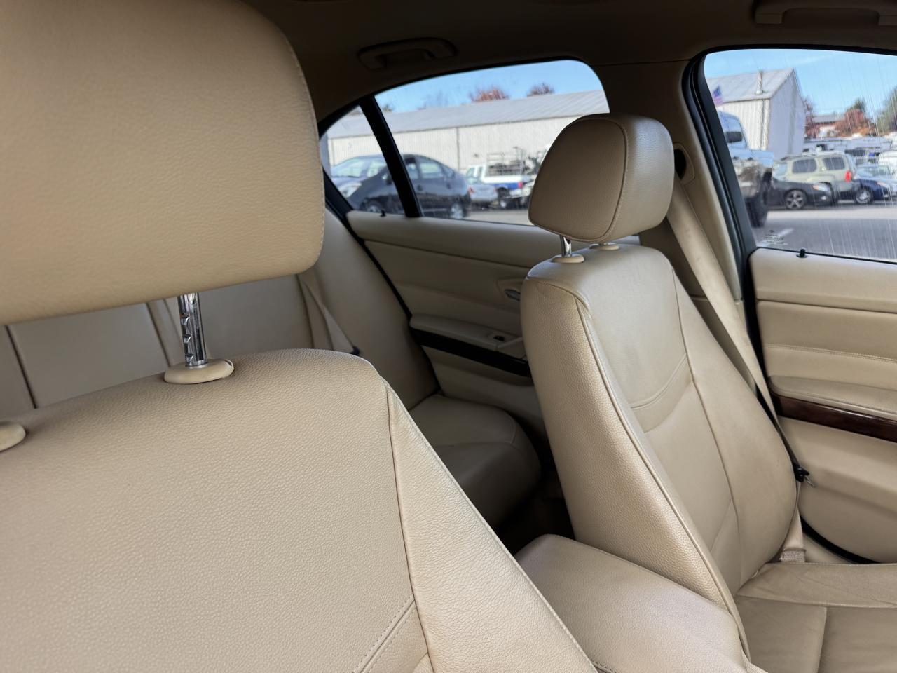 BMW 3-Series 328i xDrive 2011