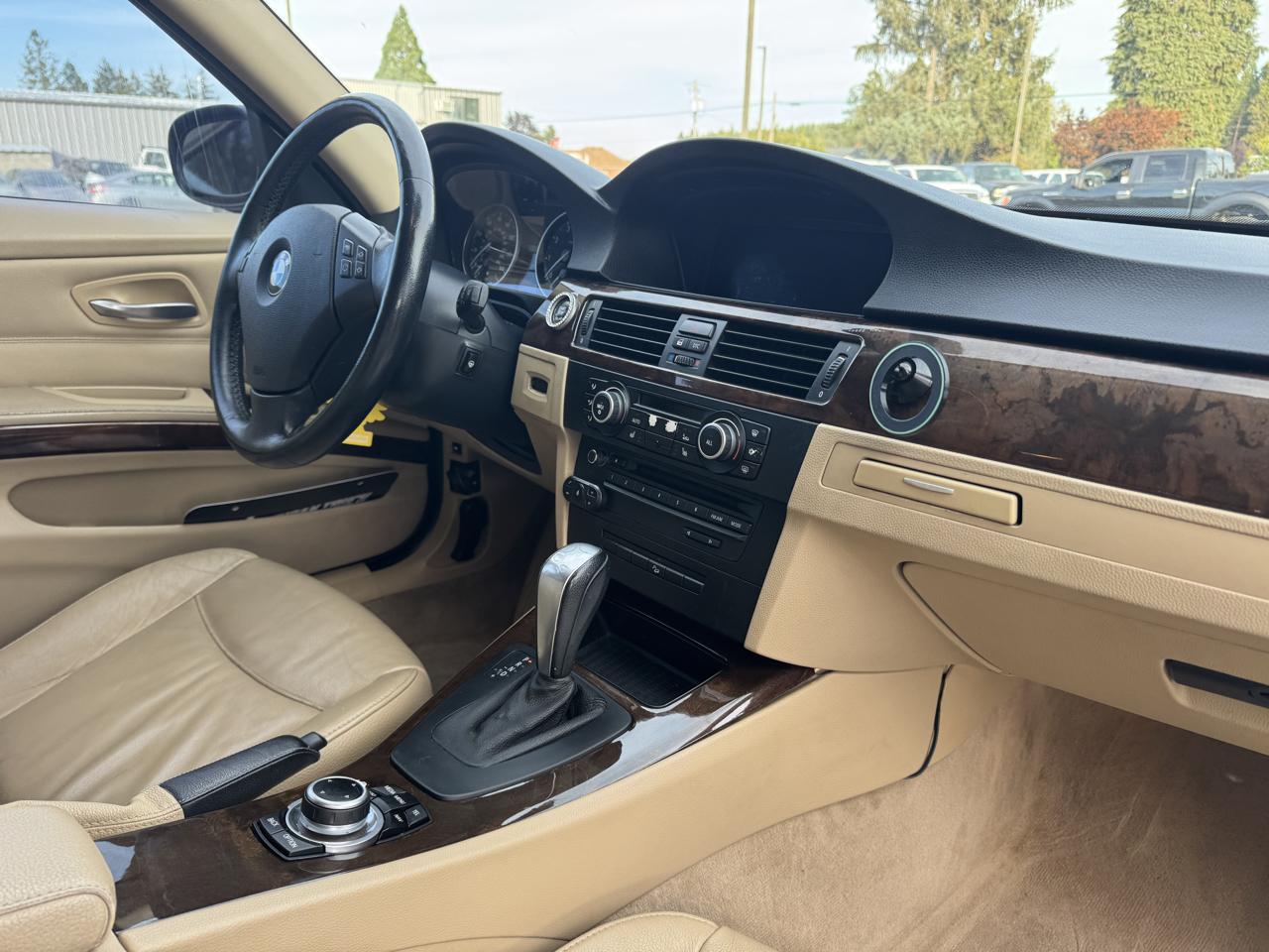 BMW 3-Series 328i xDrive 2011