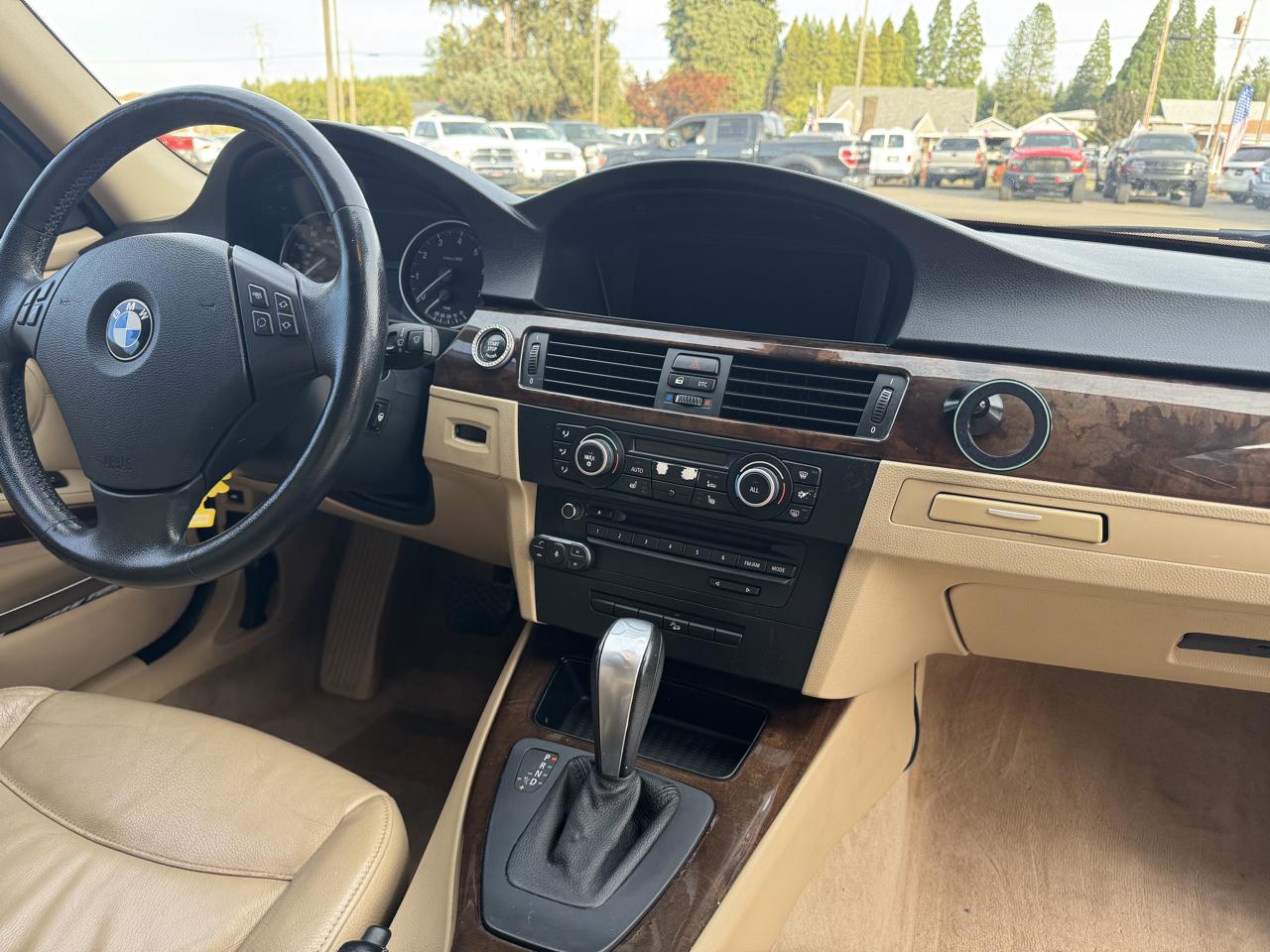 BMW 3-Series 328i xDrive 2011