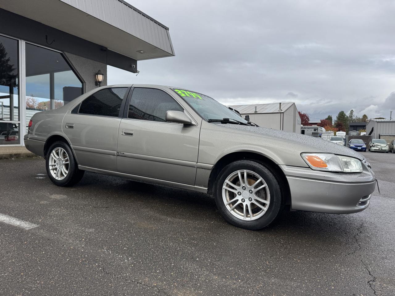 Toyota Camry LE V6 2001
