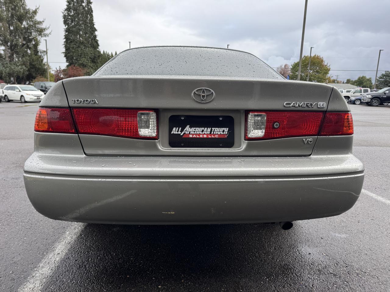 Toyota Camry LE V6 2001