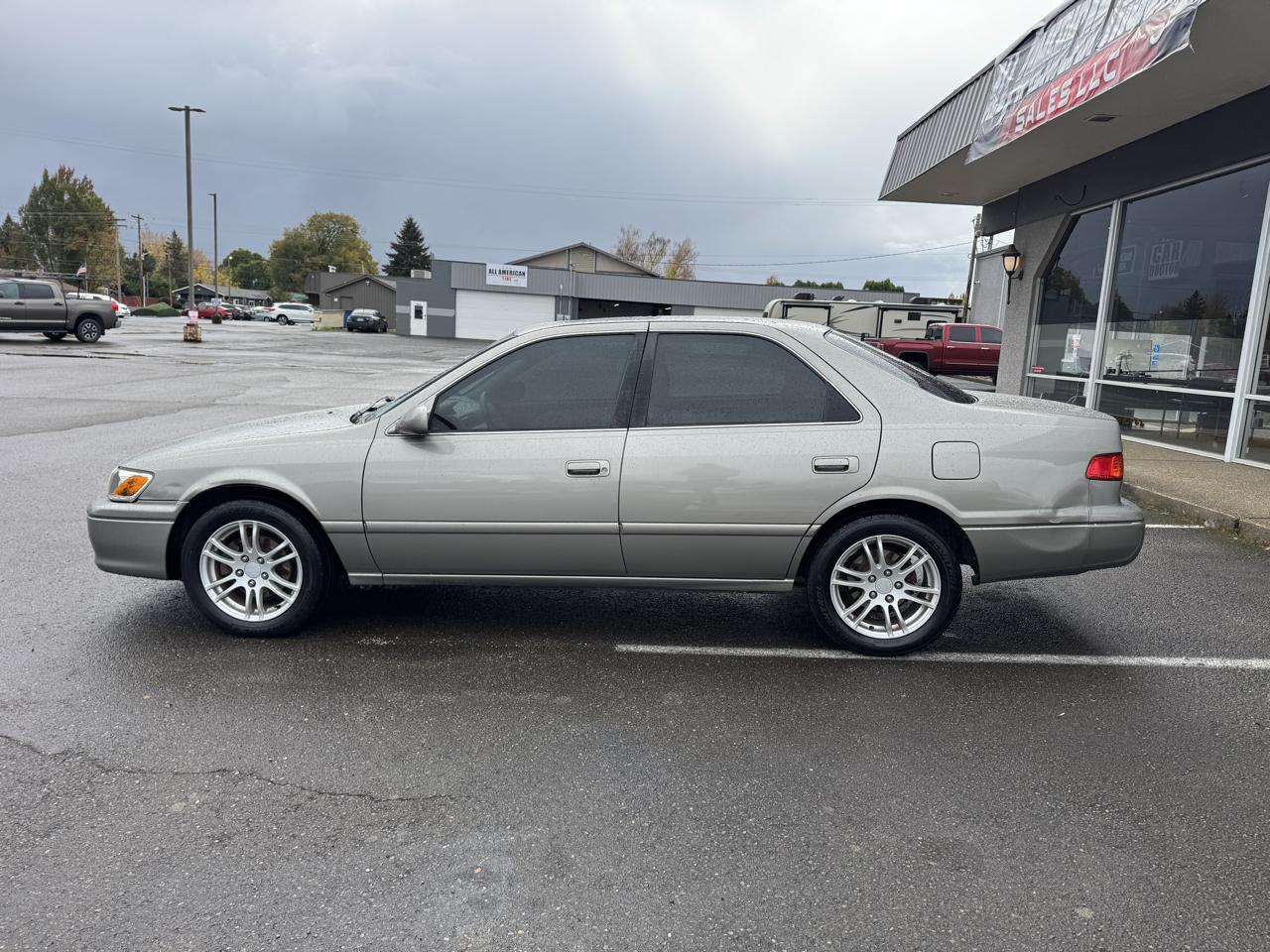 Toyota Camry LE V6 2001