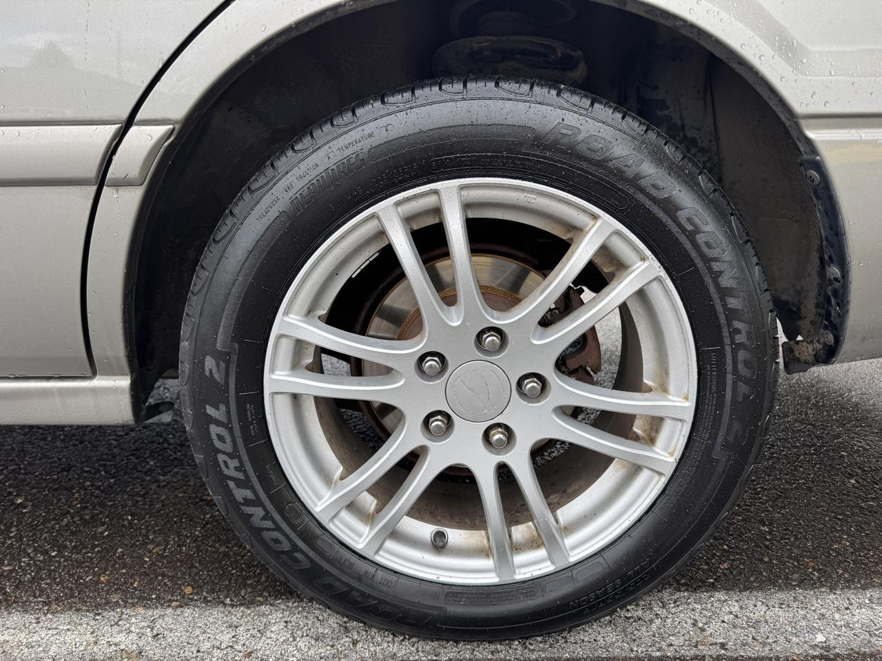 Toyota Camry LE V6 2001