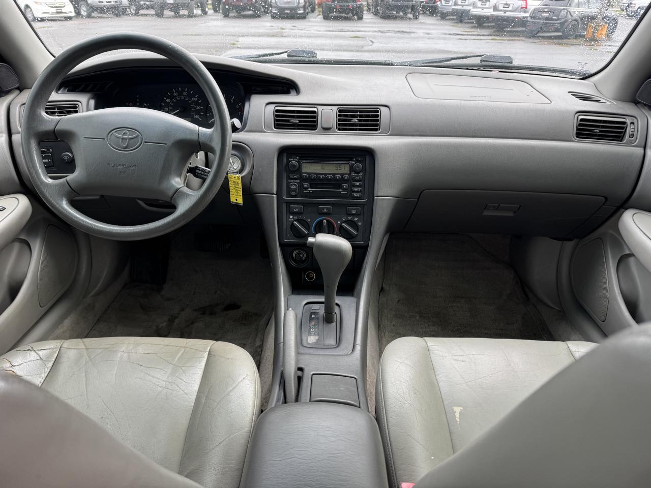 Toyota Camry LE V6 2001