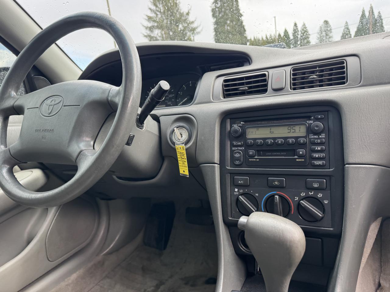 Toyota Camry LE V6 2001