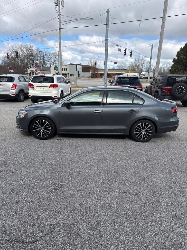 Volkswagen Jetta  2016