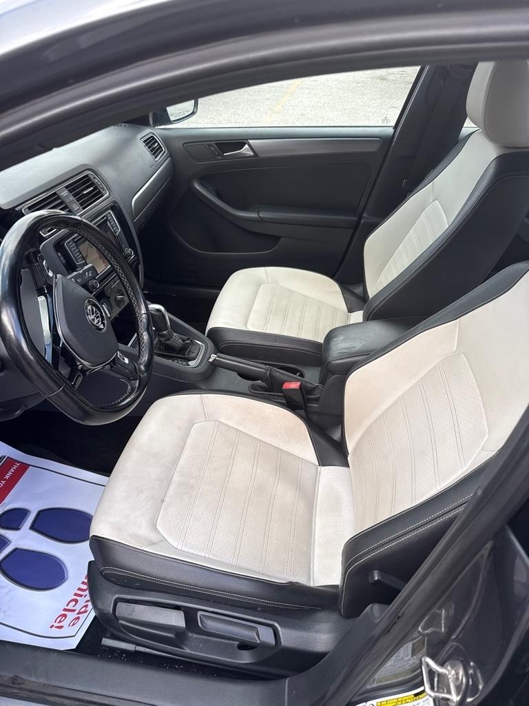 Volkswagen Jetta  2016