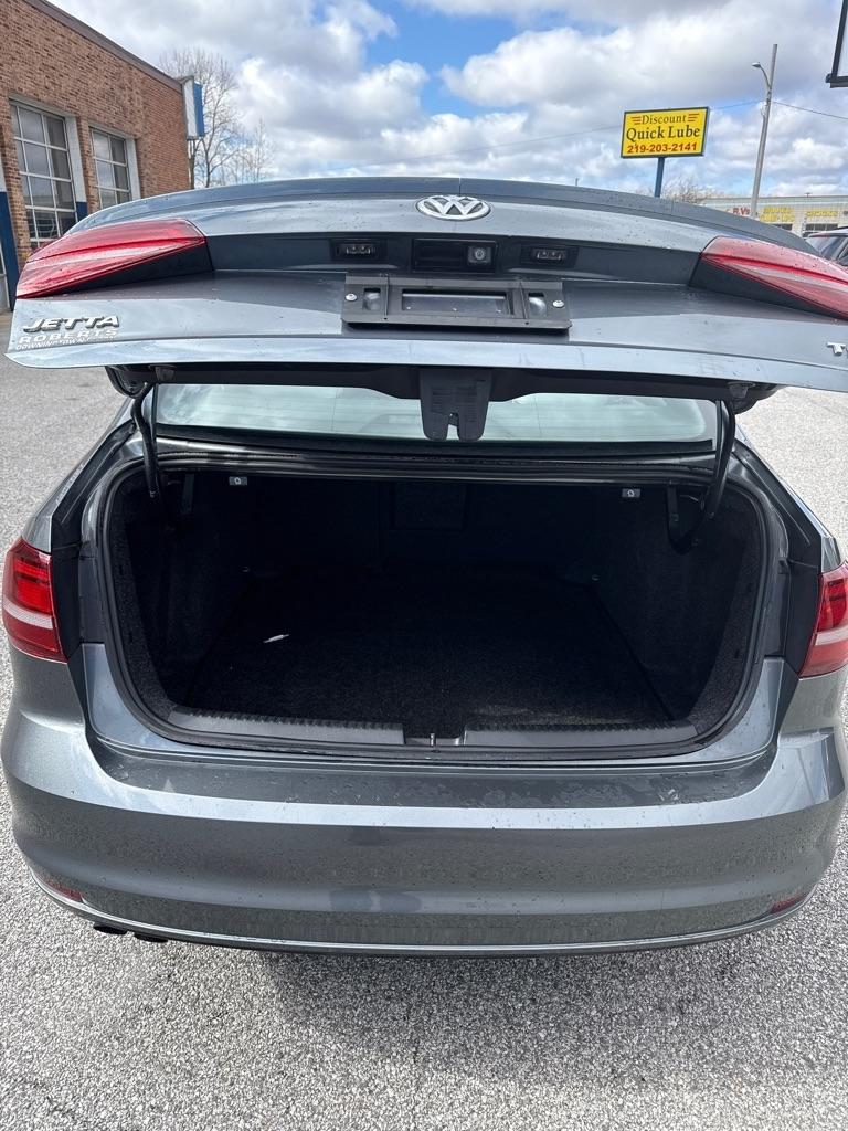 Volkswagen Jetta  2016