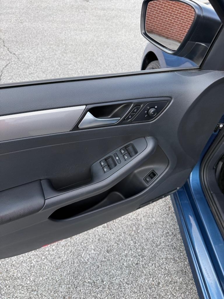 Volkswagen Jetta  2015