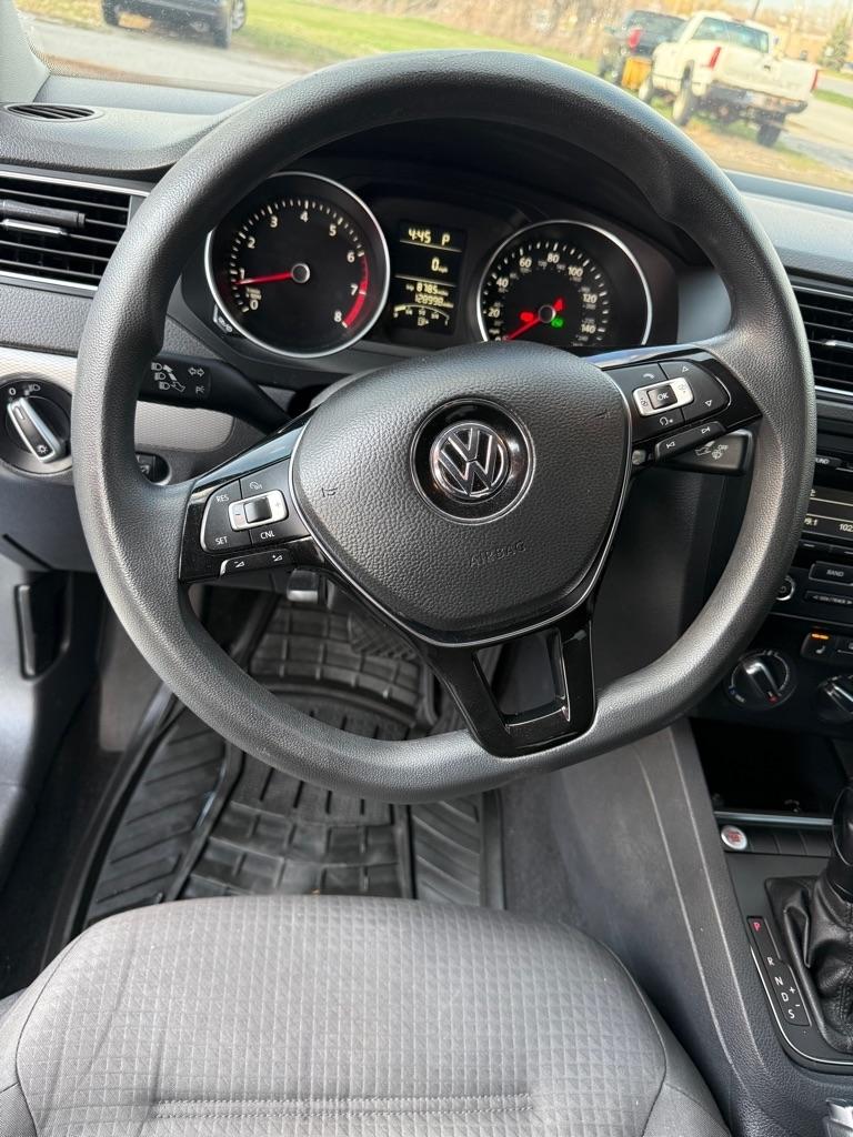 Volkswagen Jetta  2015
