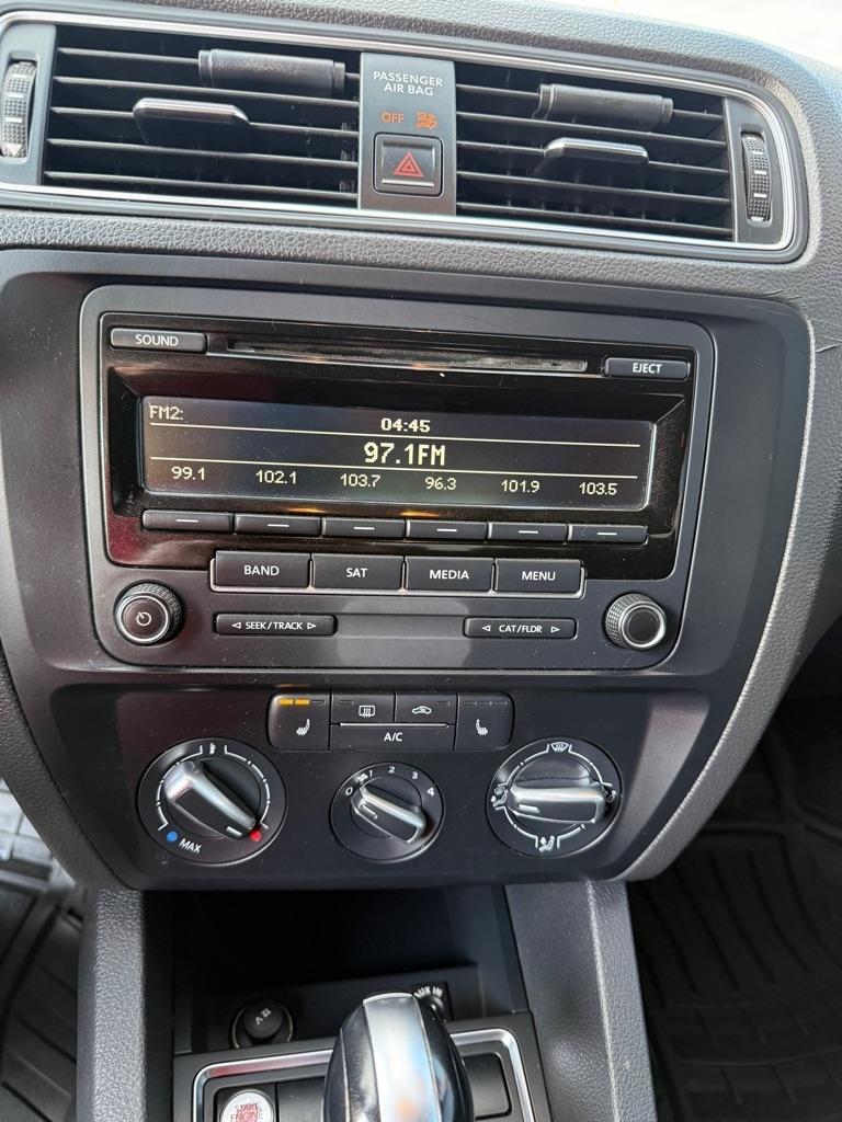 Volkswagen Jetta  2015