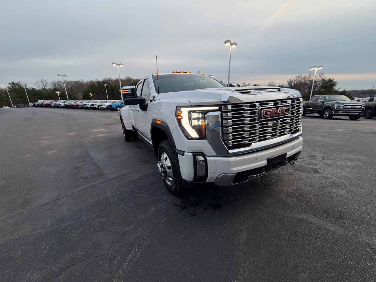 GMC Sierra 3500HD Denali Crew Cab 4WD 2024