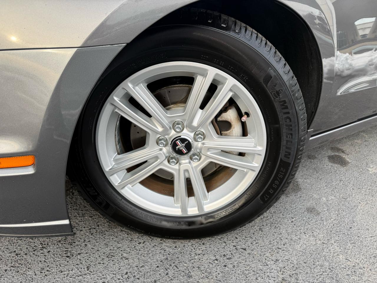 Ford Mustang V6 Convertible 2014