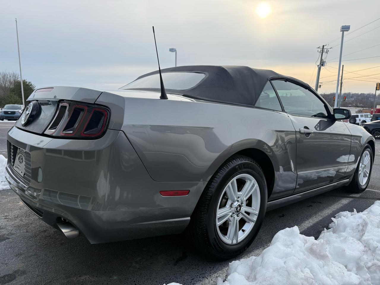 Ford Mustang V6 Convertible 2014