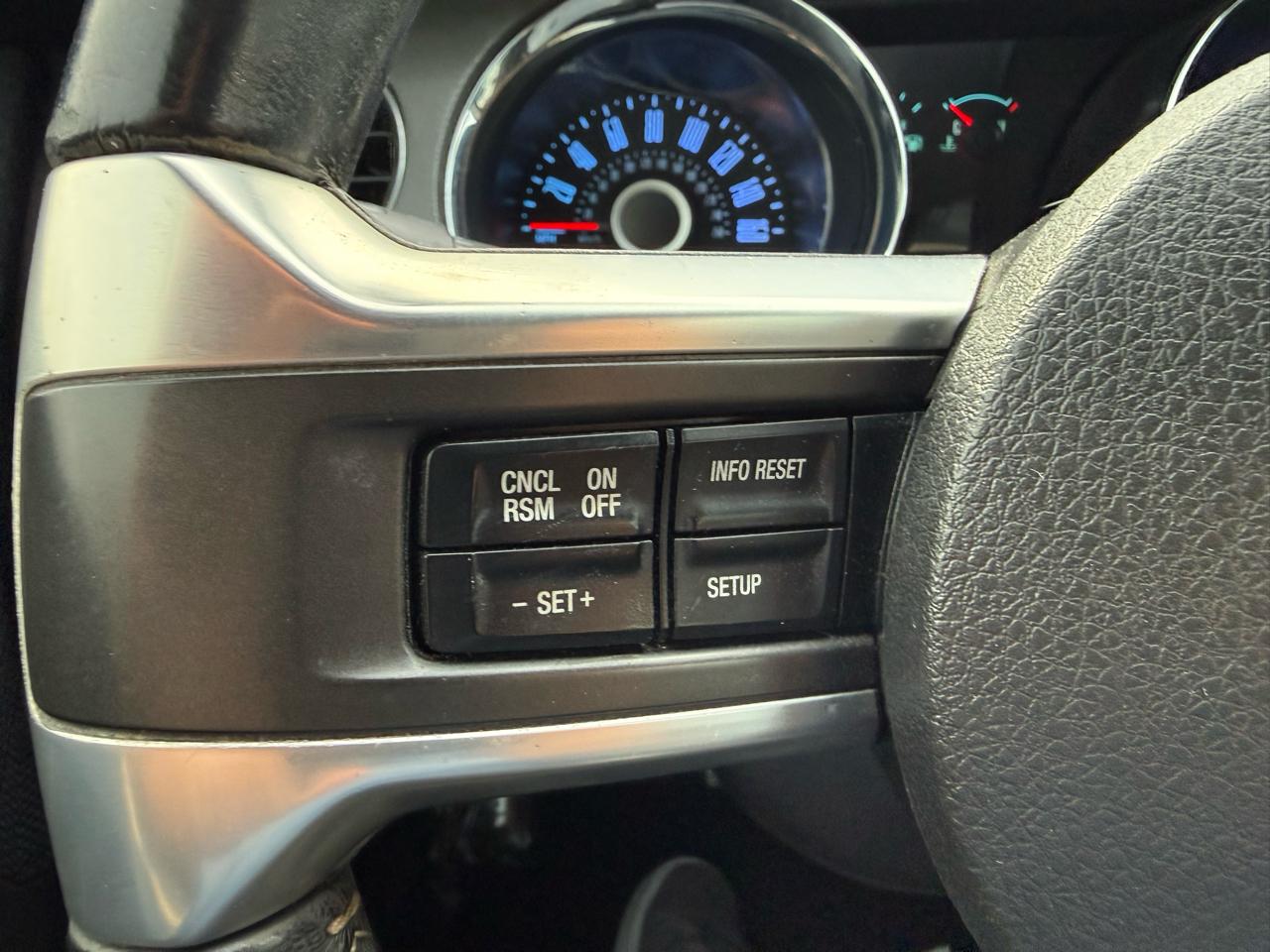 Ford Mustang V6 Convertible 2014