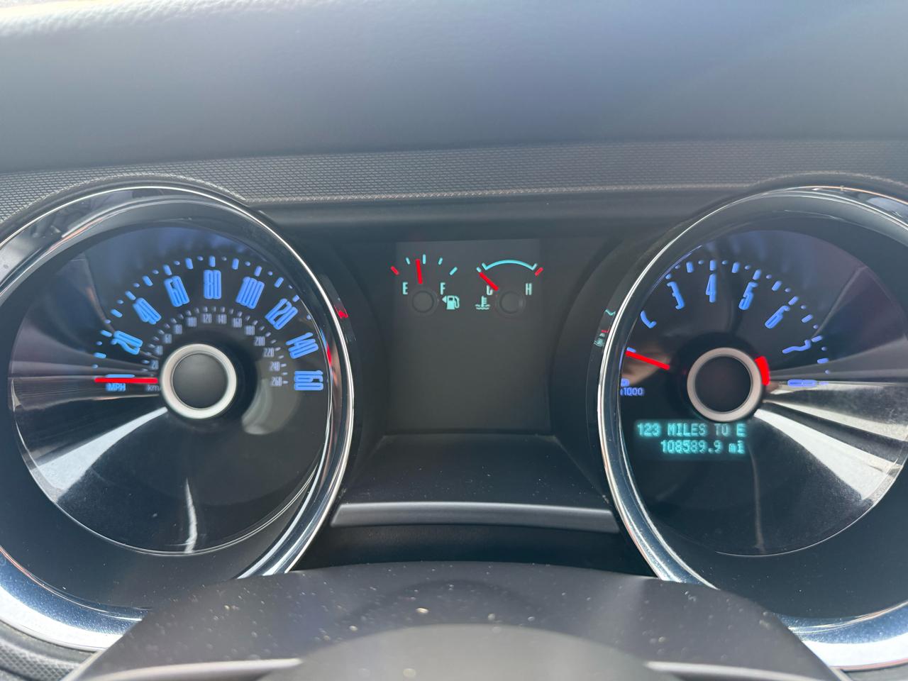 Ford Mustang V6 Convertible 2014