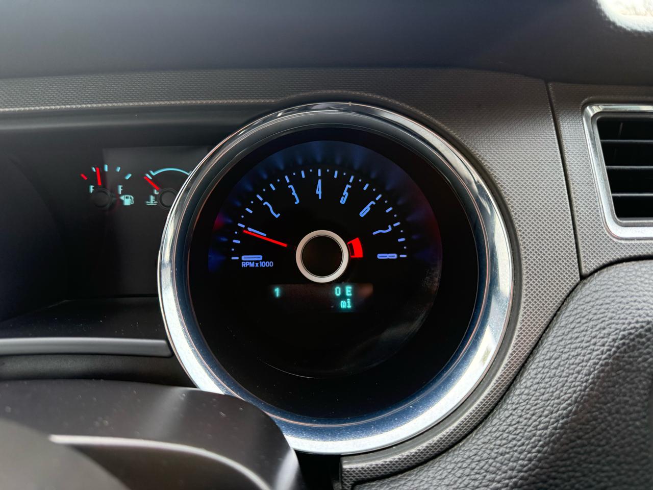 Ford Mustang V6 Convertible 2014