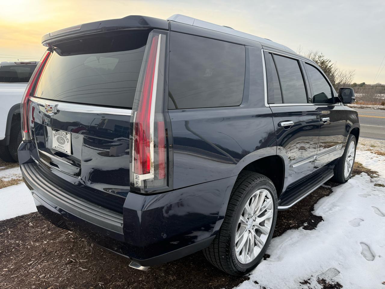 Cadillac Escalade Luxury 4WD 2019