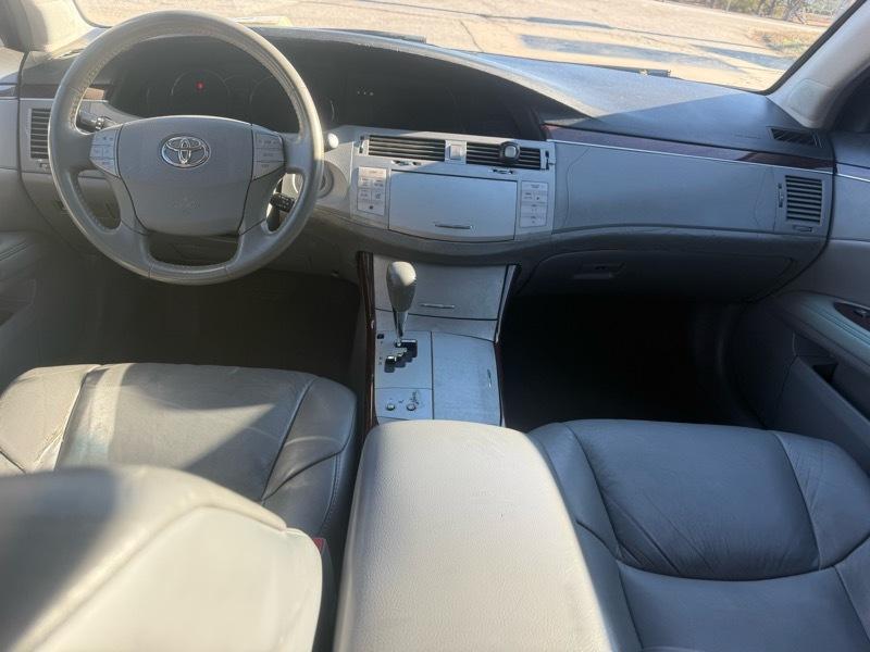 Toyota Avalon XL 2008