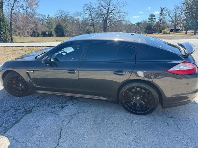 Porsche Panamera 4 2011