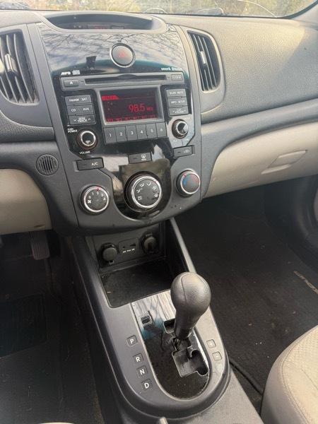 Kia Forte Koup EX 2010