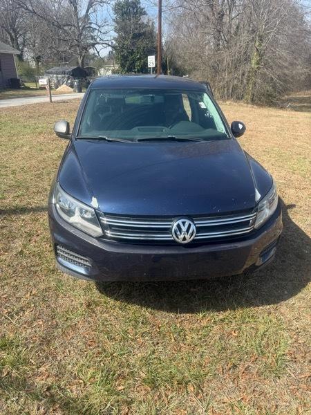 Volkswagen Tiguan S 2012