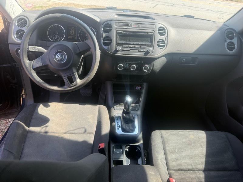 Volkswagen Tiguan S 2012
