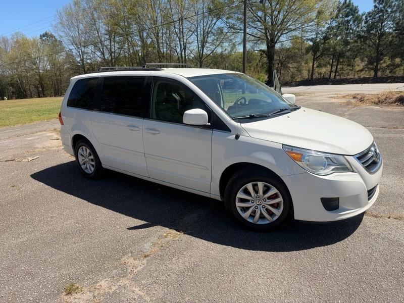 Volkswagen Routan SE 2012