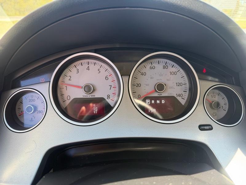 Volkswagen Routan SE 2012