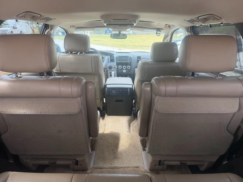 Toyota Sequoia  2010