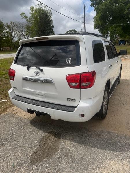 Toyota Sequoia  2010