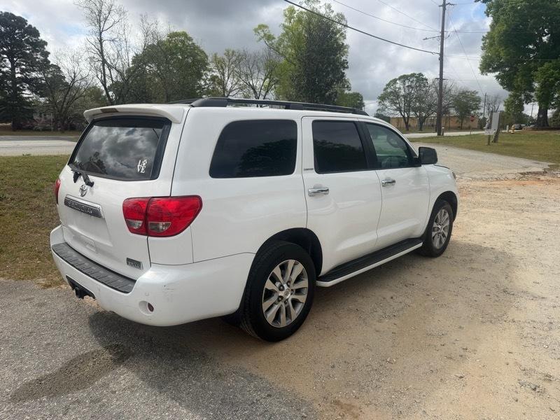 Toyota Sequoia  2010